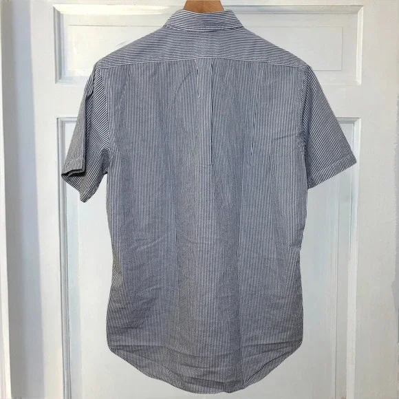 Ralph Lauren Seersucker Blue Striped  Mens Medium Short Sleeve Button Down Shirt - Picture 5 of 7